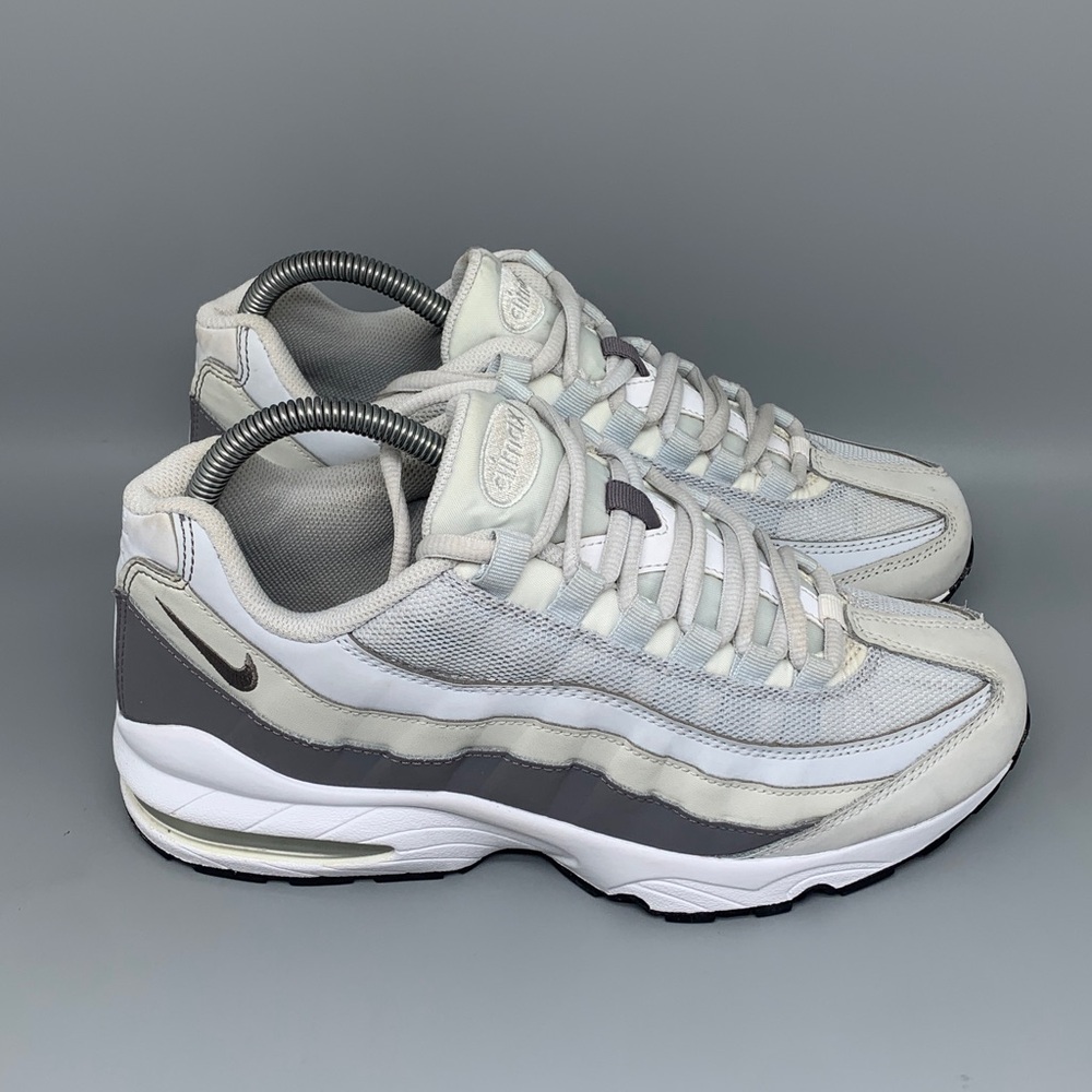Nike Air Max 95 White Gray Running Shoes 905348-011 Men’s Sz 7Y Women's Sz 8.5